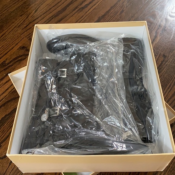 Michael Kors Blake Buckle Boot Blk w/Silver, Sz9.5 - Picture 10 of 11